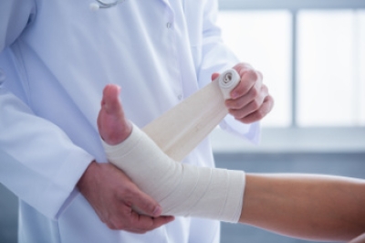 Key Differences Between a Broken and Sprained Foot